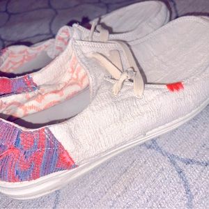 Women’s Size 10 Hey Dudes